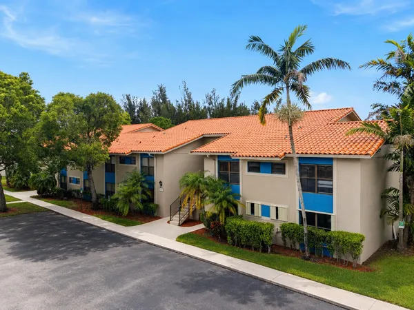 $2,000 | 1601 Balfour Point Drive, Unit H, West Palm Beach, FL 33411