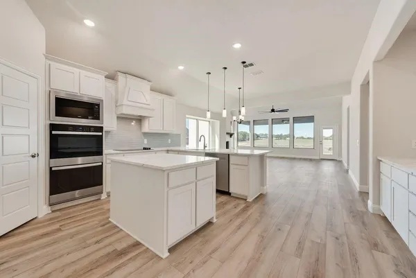 $479,990 | 324 Skeen Peak Drive, Springtown, TX 76082