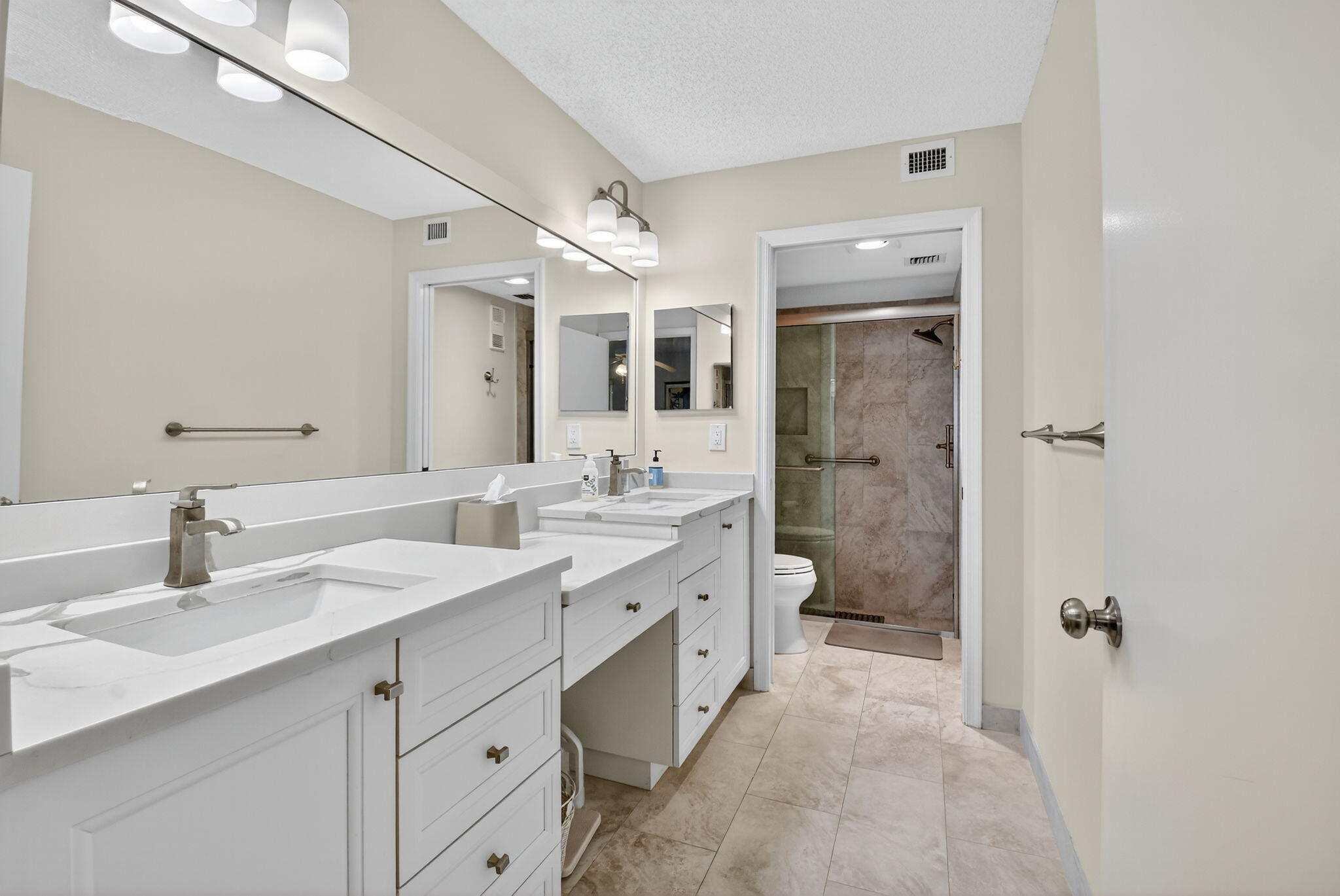 9877 Seacrest Circle, Unit 101 Boynton Beach, FL 33437 - Photo 21 of 39 Master Bathroom