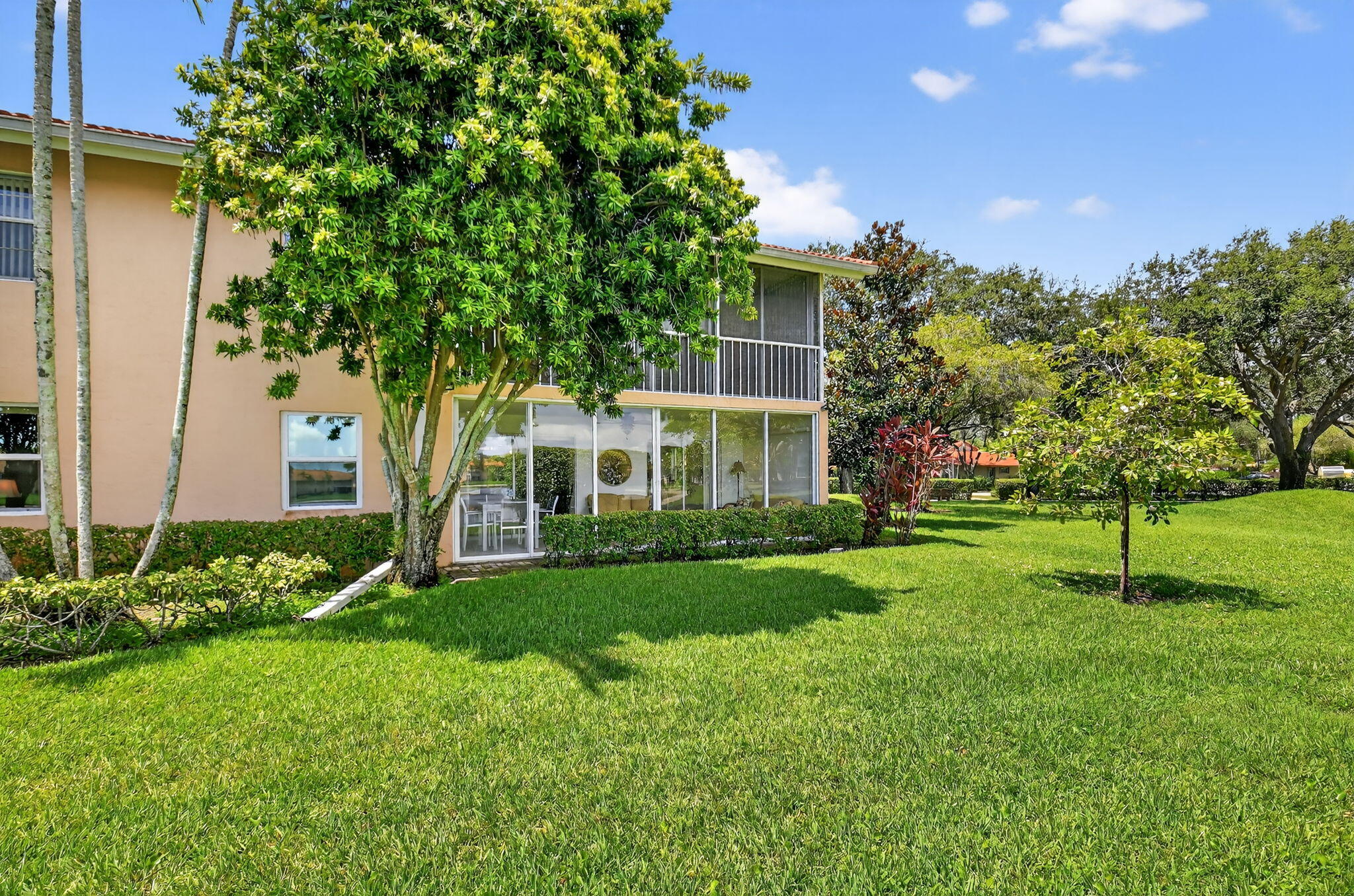 9877 Seacrest Circle, Unit 101 Boynton Beach, FL 33437 - Photo 33 of 39 Rear View