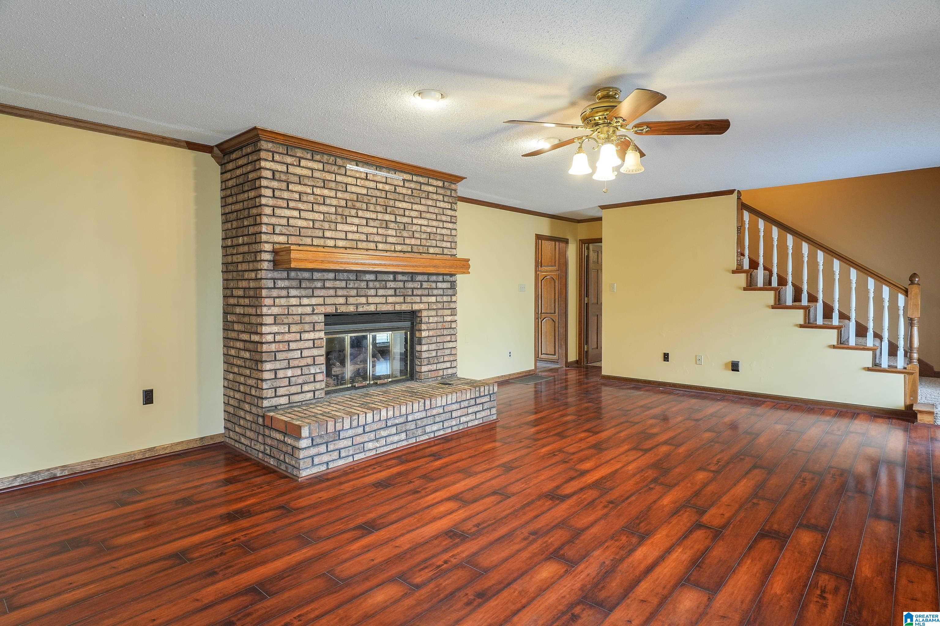 425 10th Way Pleasant Grove, AL 35127 - Photo 5 of 63
