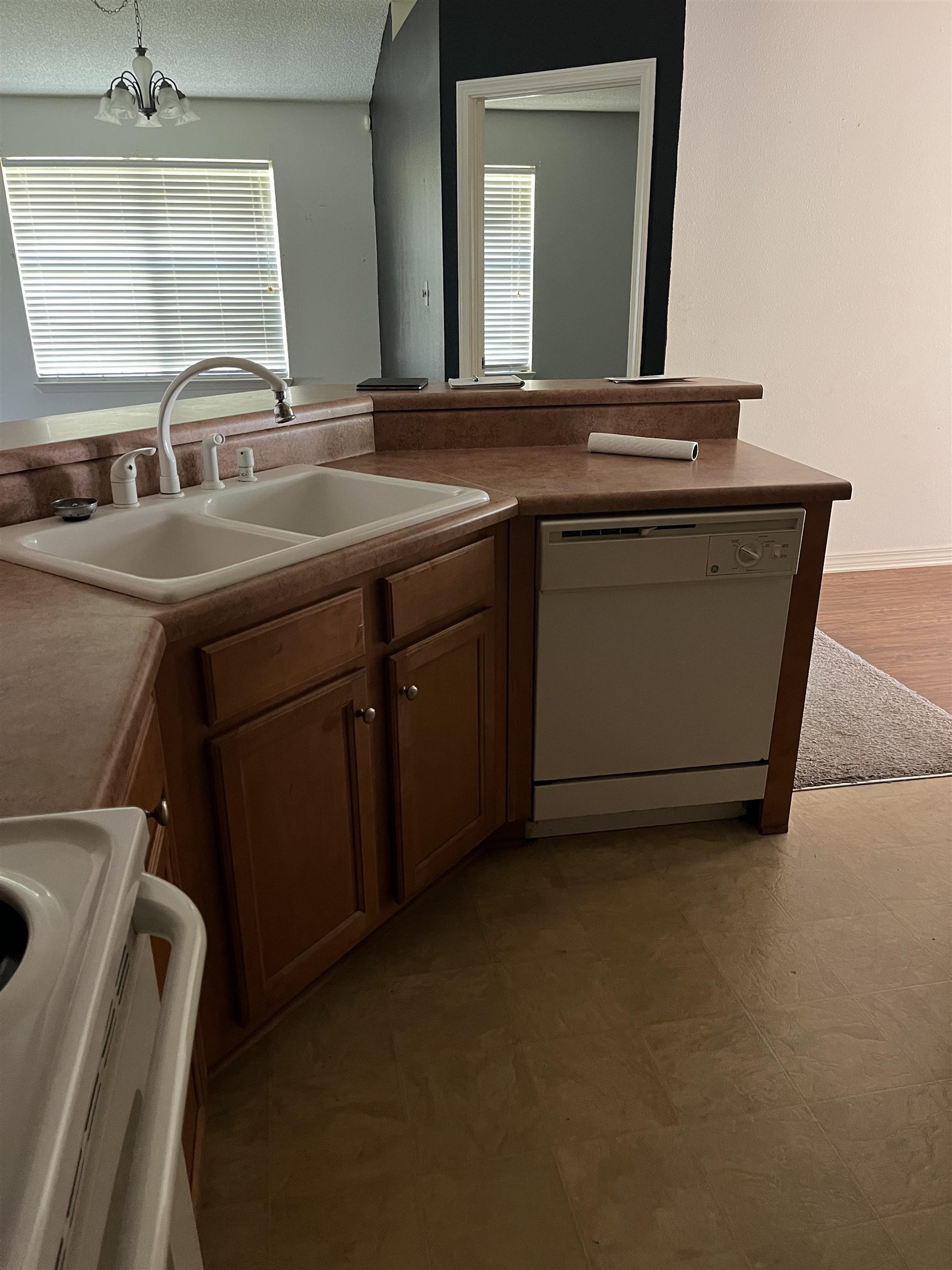 299 Ogden Court Foley, AL 36535 - Photo 8 of 21 Kitchen