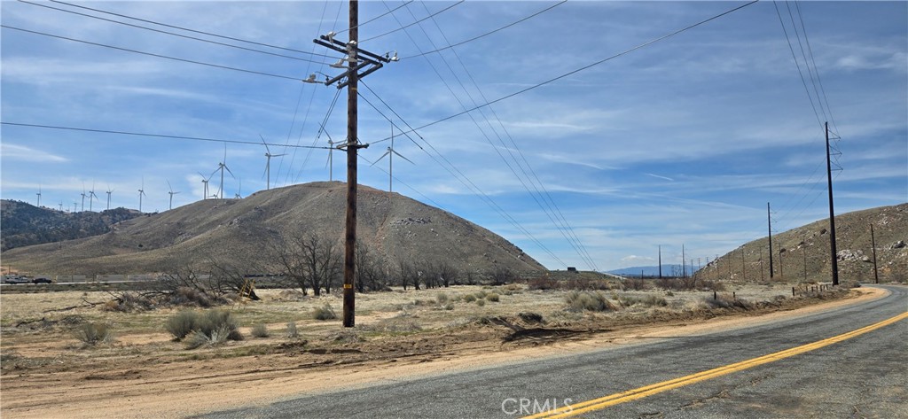 10100 Tehachapi Road Tehachapi, CA 93561 - Photo 1 of 7 a balcony view