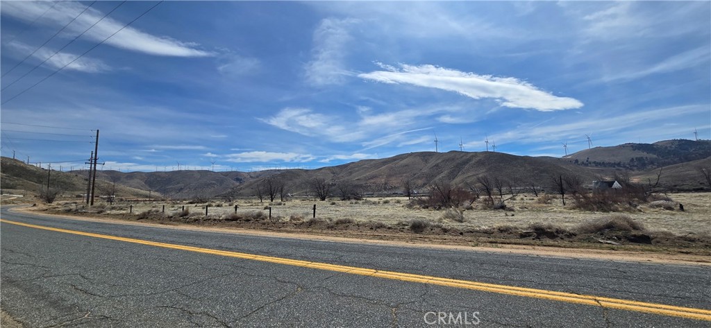 10100 Tehachapi Road Tehachapi, CA 93561 - Photo 2 of 7 a view of a town with mountains in the background