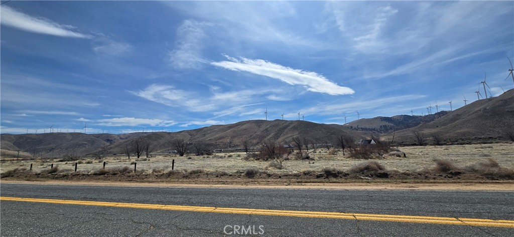 10100 Tehachapi Road Tehachapi, CA 93561 - Photo 3 of 7 a view of a town with big trees