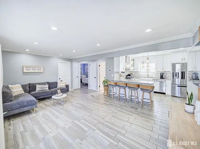 $495,000 | 7 Kenneth Avenue, Sayreville, NJ 08859