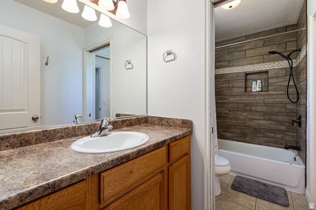 6 300th Road North, Unit I6 Kanab, UT 84741 - Photo 23 of 37 Full bath featuring vanity, light tile patterned floors, and bathtub / shower combination