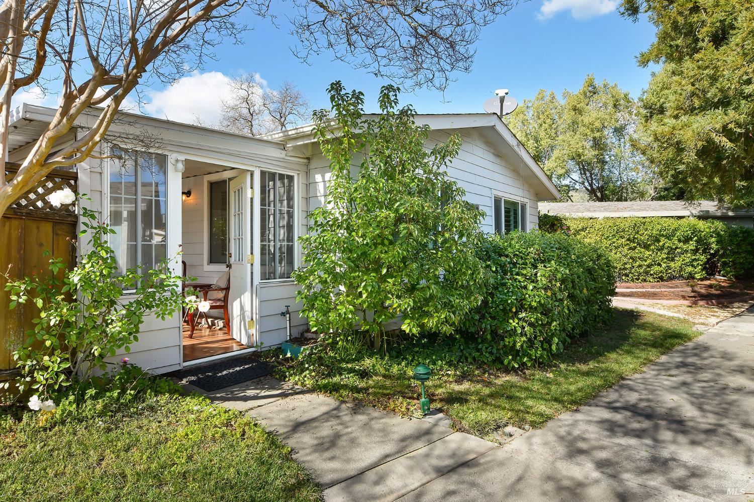 12 Del Rio Court St. Helena, CA 94574 - Photo 2 of 31