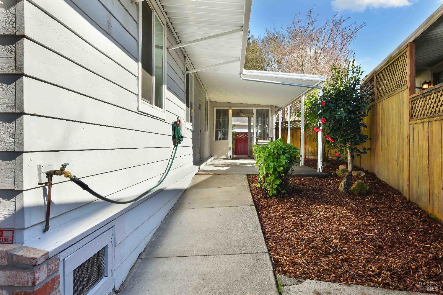 12 Del Rio Court St. Helena, CA 94574 - Photo 3 of 31