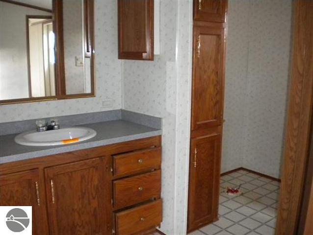 2534 Sawyer Road Traverse City, MI 49685 - Photo 15 of 21 1740113-14.JPG