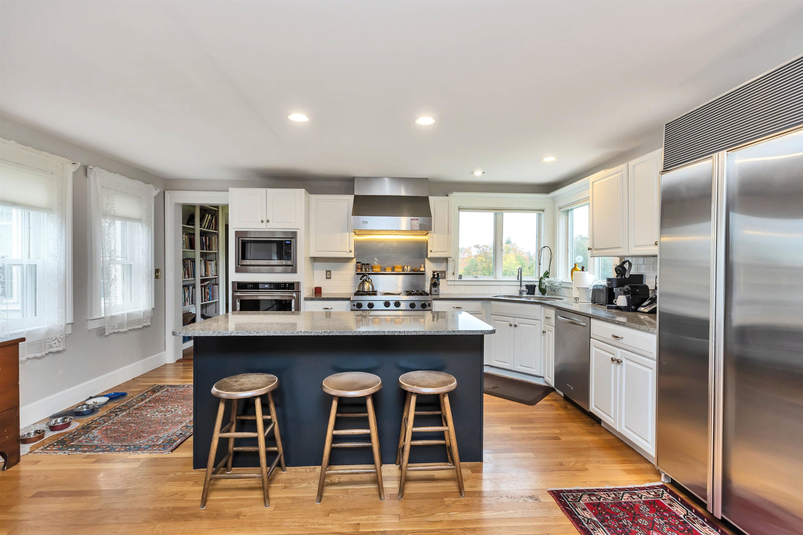 44-46 Chestnut Hill Road Amherst, NH 03031 - Photo 7 of 40