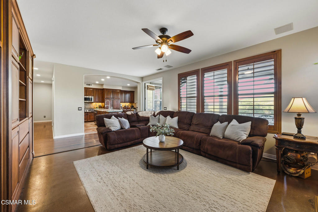 490 Peter Place Simi Valley, CA 93065 - Photo 14 of 44