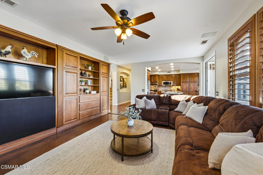 490 Peter Place Simi Valley, CA 93065 - Photo 15 of 44