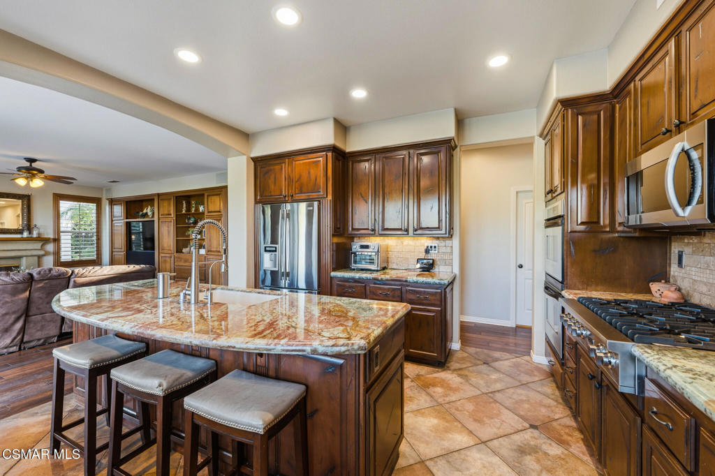 490 Peter Place Simi Valley, CA 93065 - Photo 16 of 44