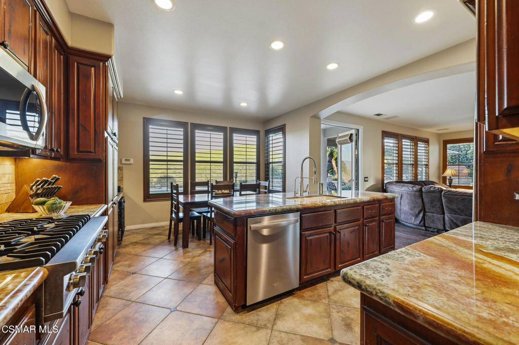 490 Peter Place Simi Valley, CA 93065 - Photo 19 of 44