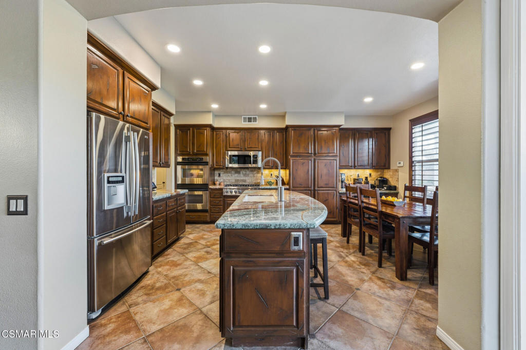 490 Peter Place Simi Valley, CA 93065 - Photo 20 of 44