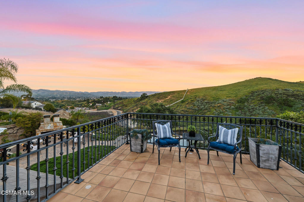 490 Peter Place Simi Valley, CA 93065 - Photo 26 of 44