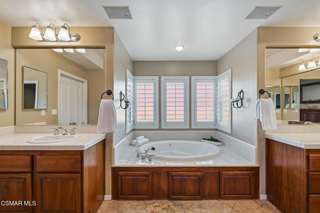 490 Peter Place Simi Valley, CA 93065 - Photo 29 of 44