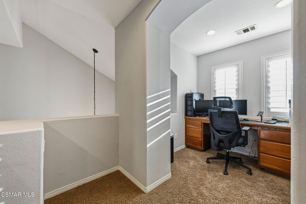 490 Peter Place Simi Valley, CA 93065 - Photo 38 of 44