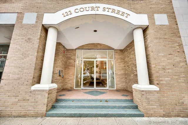 $289,900 | 124 Court Street, Unit 406, New Haven, CT 06511