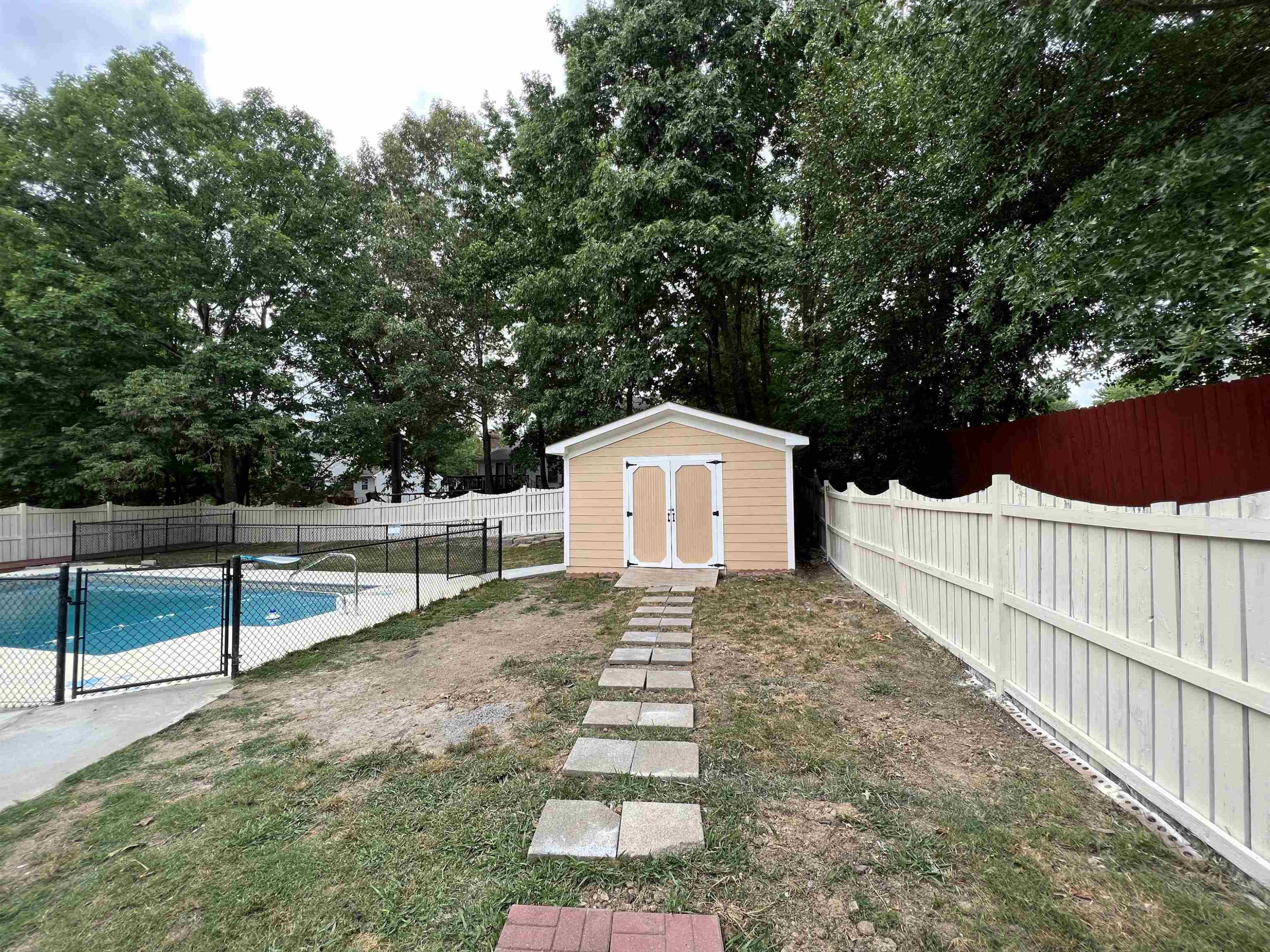 615 Chandler Road Durham, NC 27703 - Photo 4 of 17 Photo 4