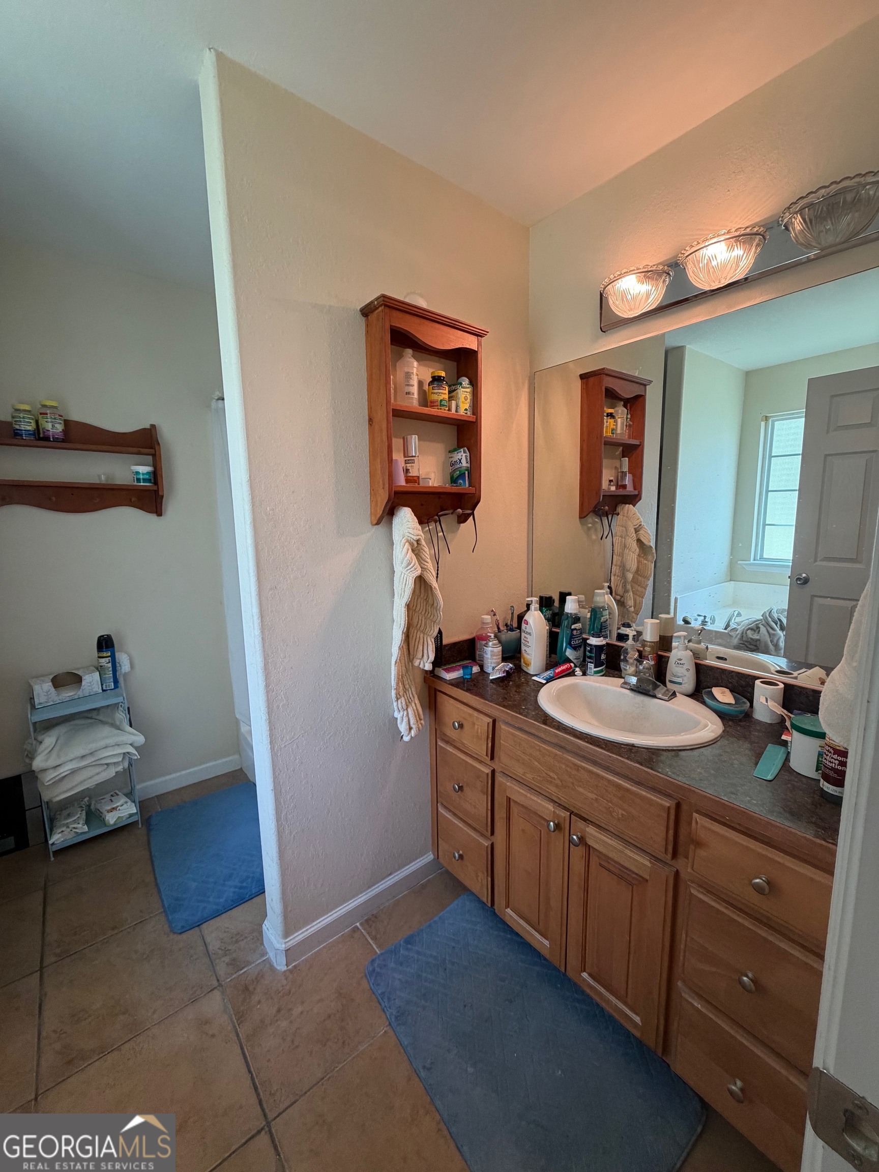 257 Mountain Laurel Road Nashville, GA 31639 - Photo 28 of 41 a room with two washing machine