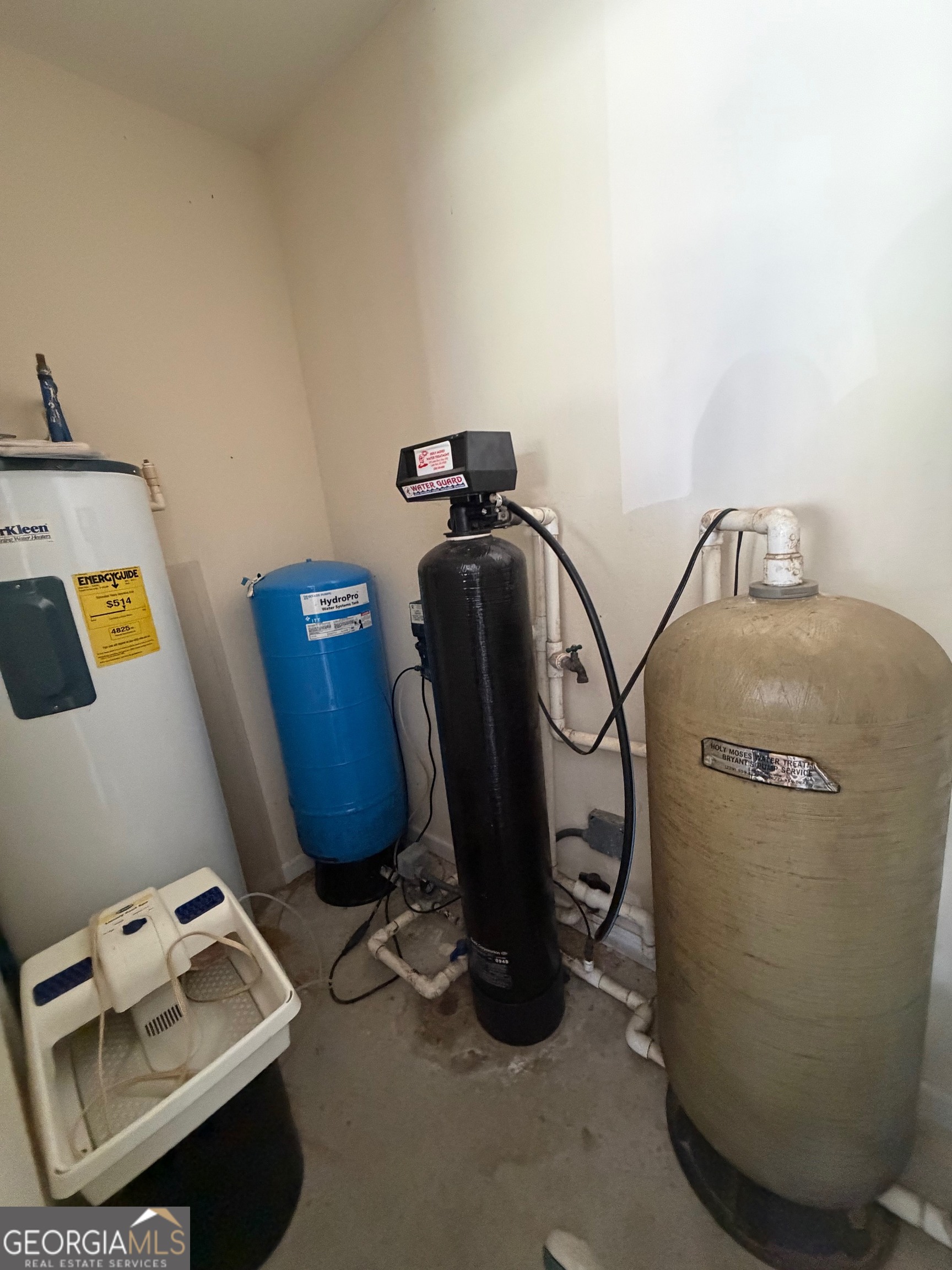 257 Mountain Laurel Road Nashville, GA 31639 - Photo 38 of 41 a room with storage and utility