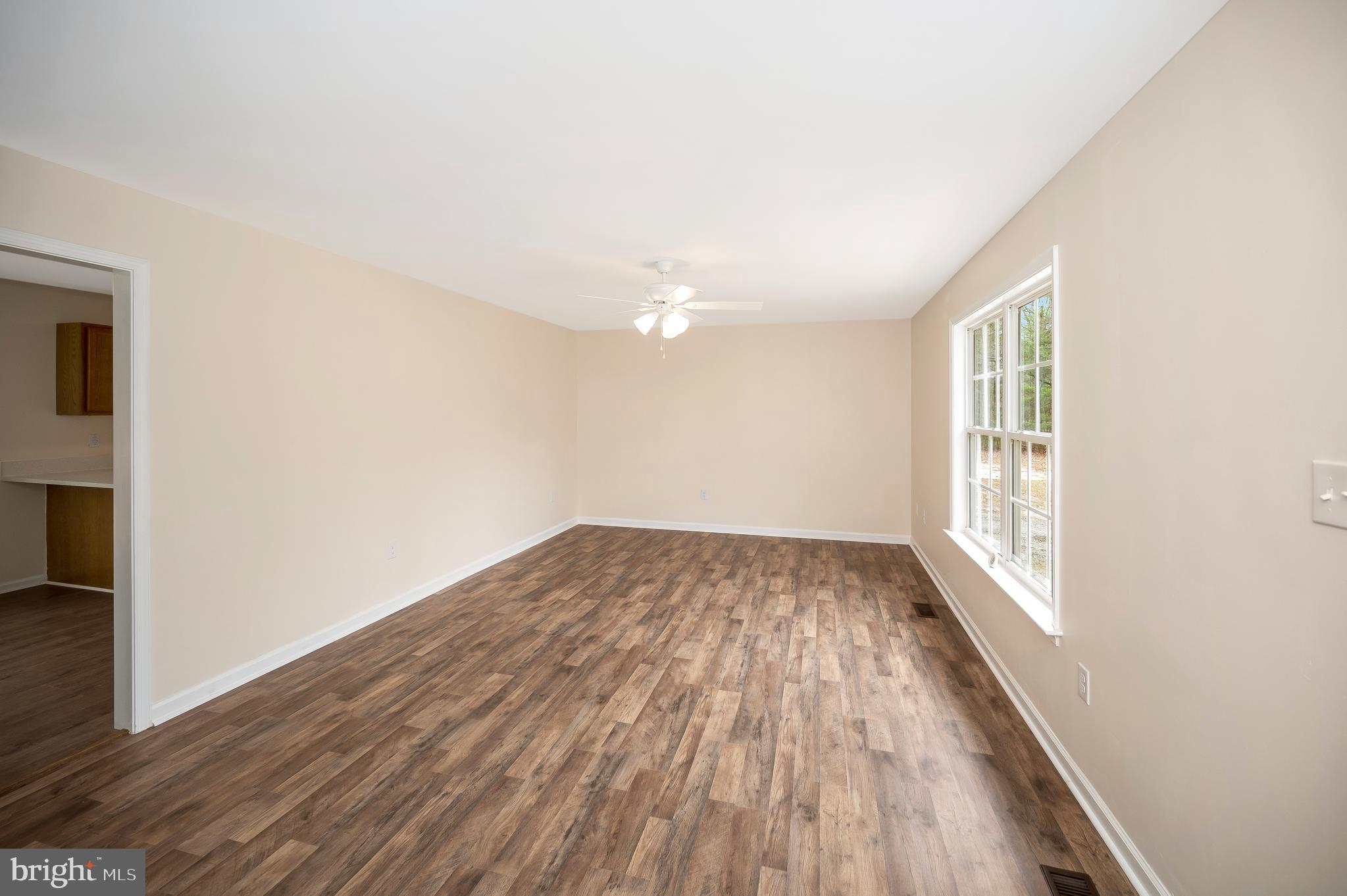 16219 Willis Road Orange, VA 22960 - Photo 4 of 47 Large living room