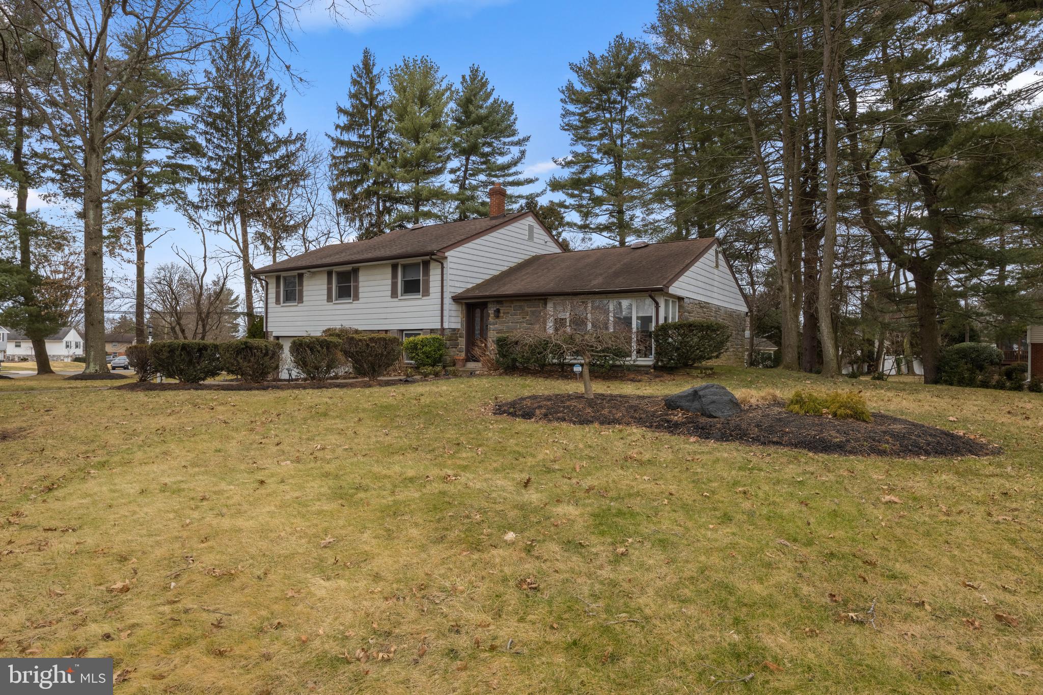 1146 Harriett Road Huntingdon Valley, PA 19006 - Photo 2 of 46 Gallery Image 2