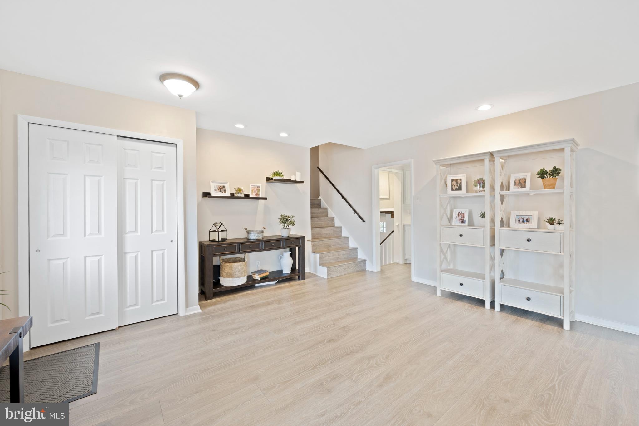 1146 Harriett Road Huntingdon Valley, PA 19006 - Photo 4 of 46 Gallery Image 4