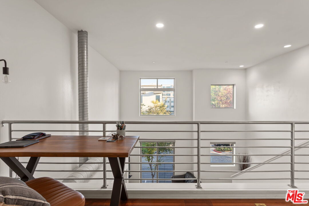 25 Delancy Irvine, CA 92612 - Photo 24 of 41 a view of hall way with furniture