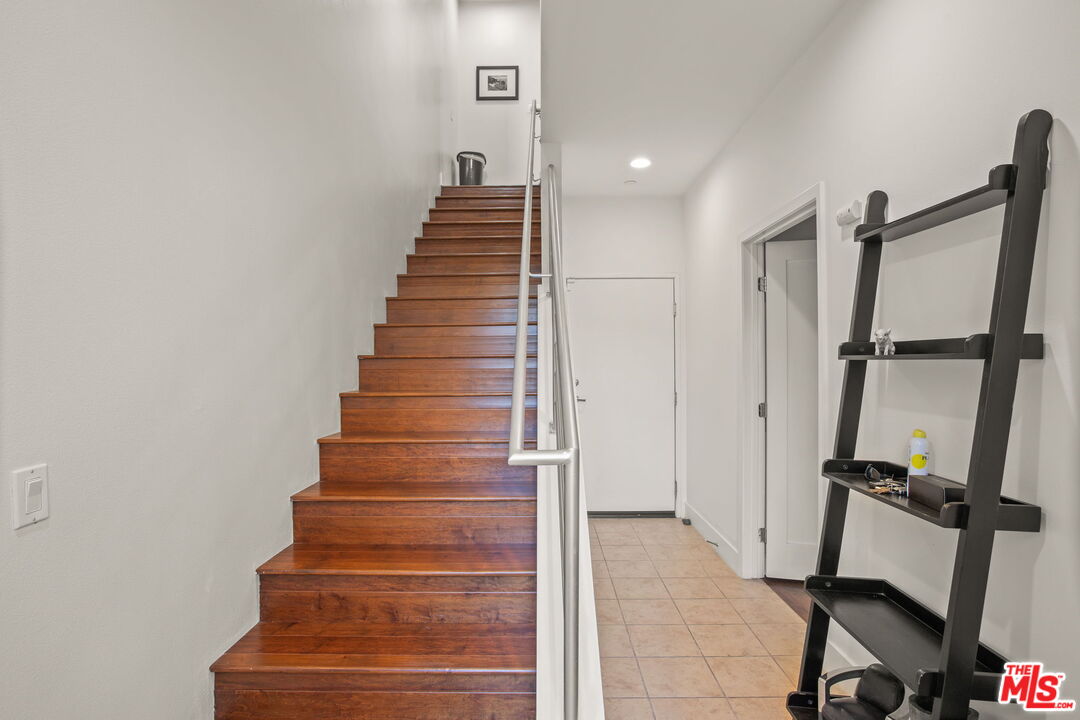 25 Delancy Irvine, CA 92612 - Photo 5 of 41 a view of entryway with wooden floor