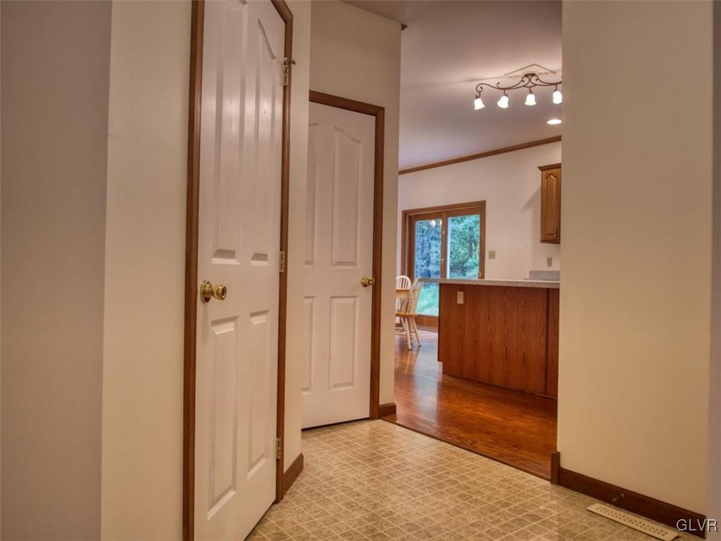 1640 Spring Valley Road Bethlehem, PA 18015 - Photo 19 of 47 Gallery Image 19