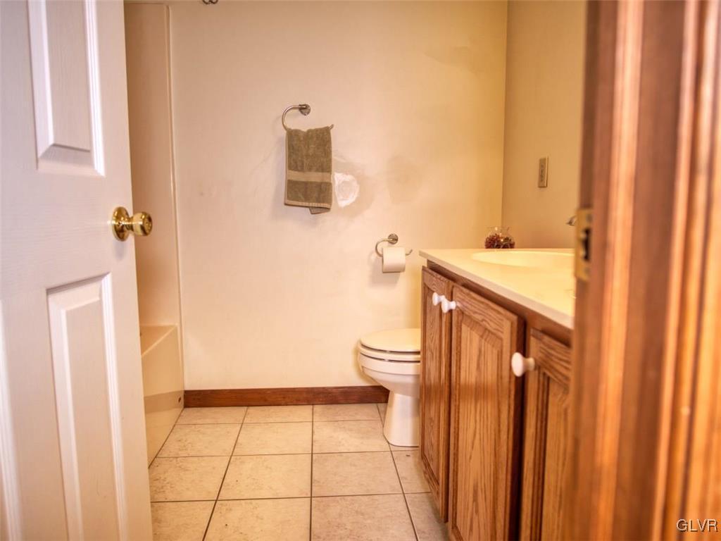 1640 Spring Valley Road Bethlehem, PA 18015 - Photo 36 of 47 Gallery Image 36