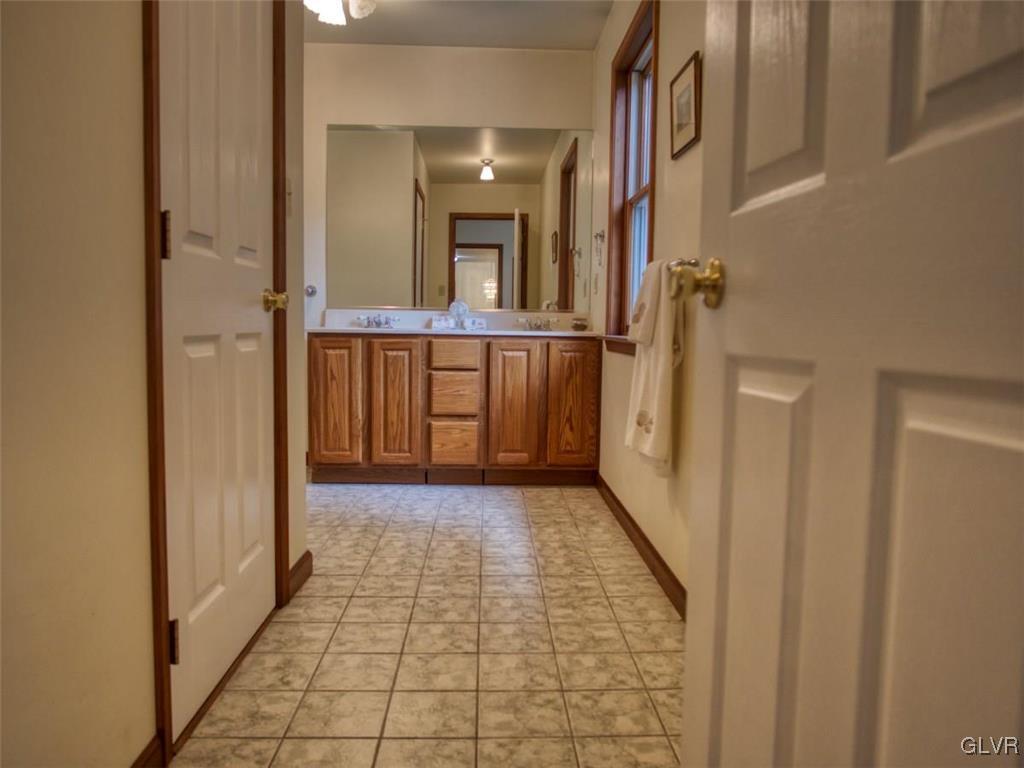 1640 Spring Valley Road Bethlehem, PA 18015 - Photo 39 of 47 Gallery Image 39