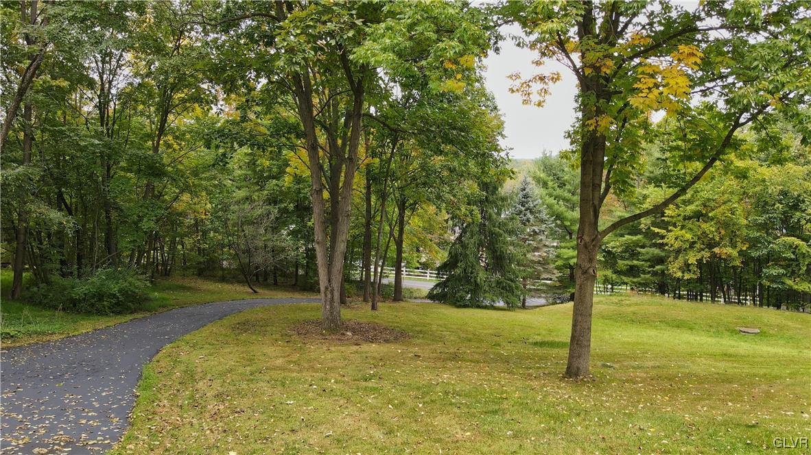 1640 Spring Valley Road Bethlehem, PA 18015 - Photo 4 of 47 Gallery Image 4