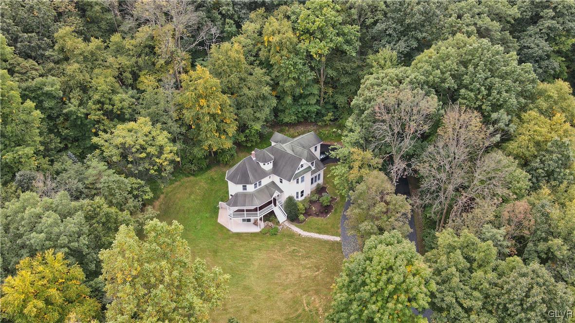 1640 Spring Valley Road Bethlehem, PA 18015 - Photo 6 of 47 Gallery Image 6