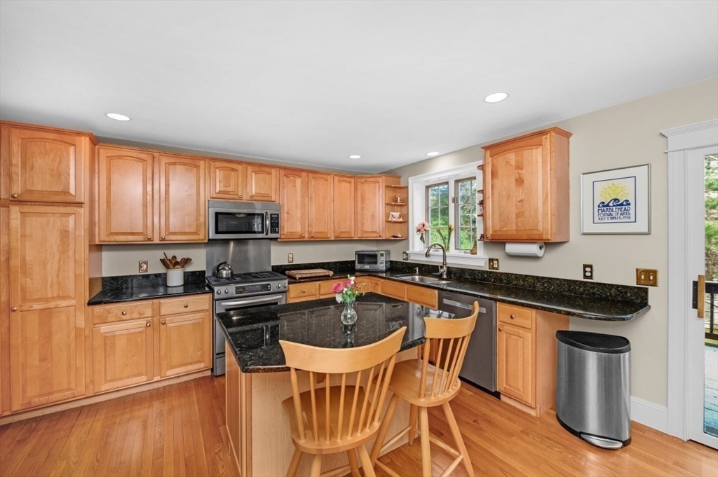 7 James Avenue Middleton, MA 01949 - Photo 11 of 35