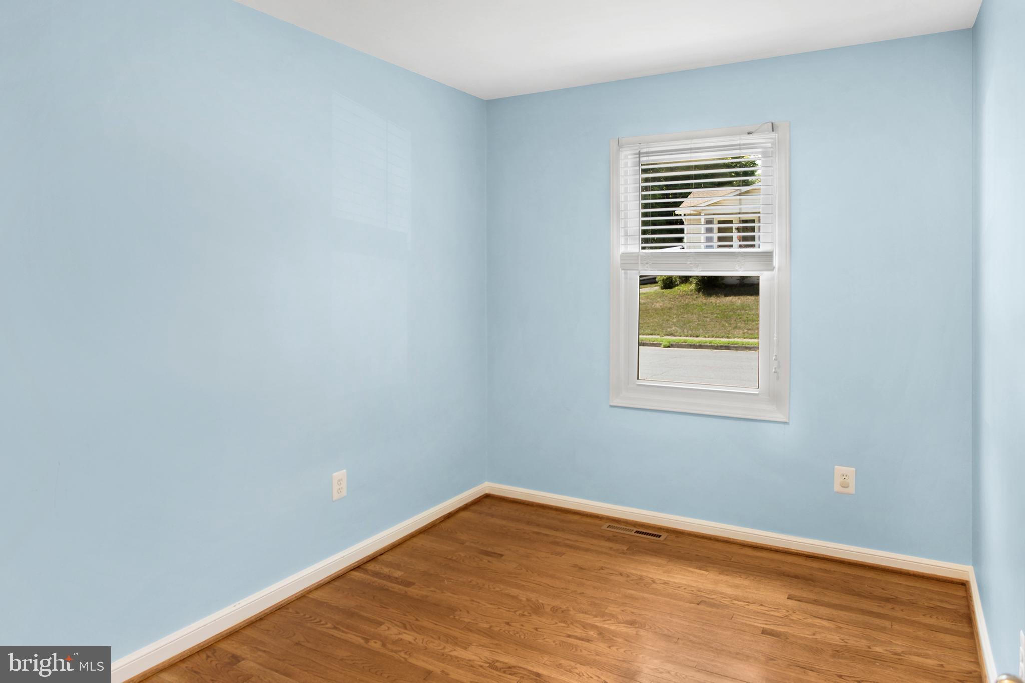 133 Oakview Drive Southeast Leesburg, VA 20175 - Photo 14 of 32 bedroom 3