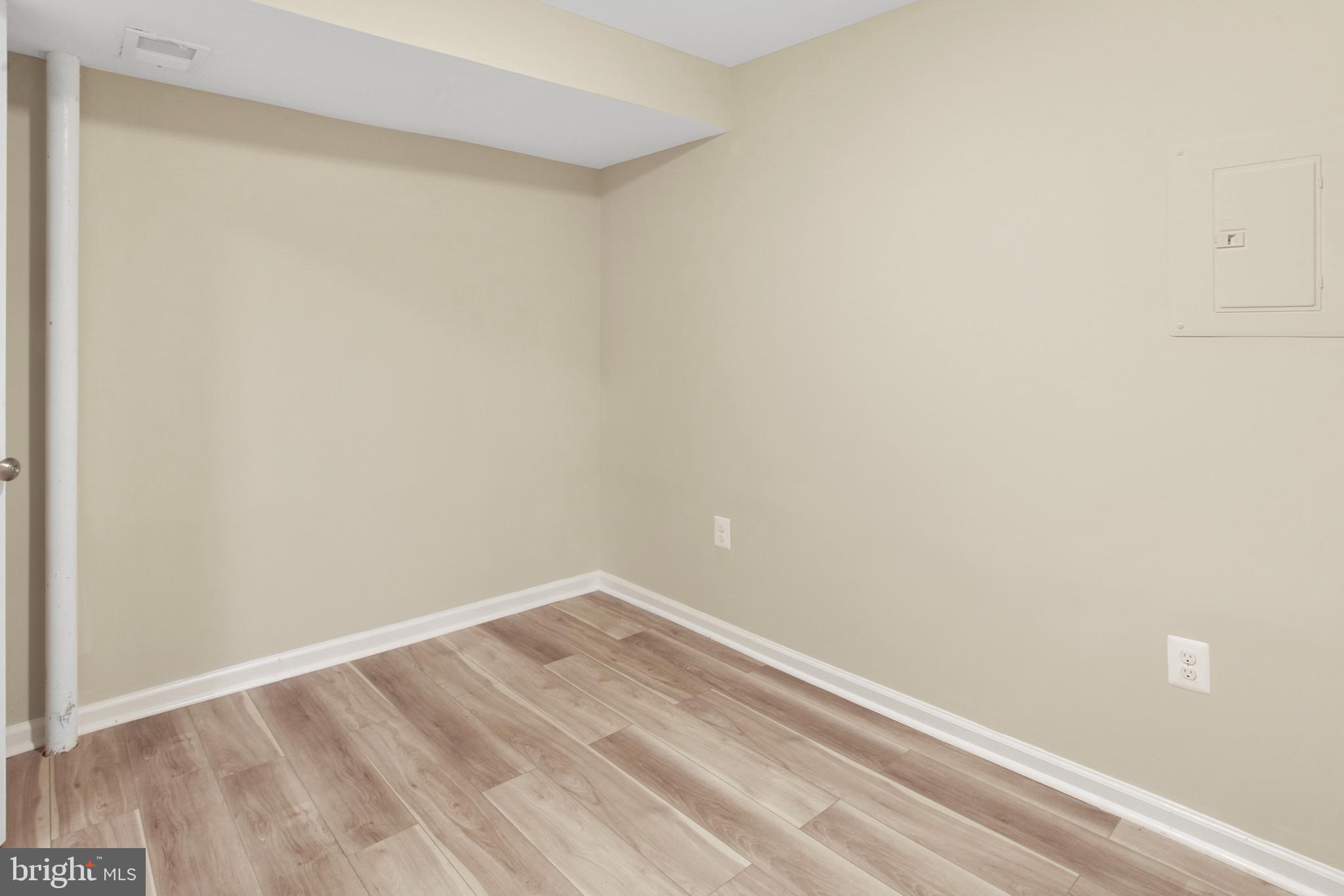 133 Oakview Drive Southeast Leesburg, VA 20175 - Photo 21 of 32 lower level office/den