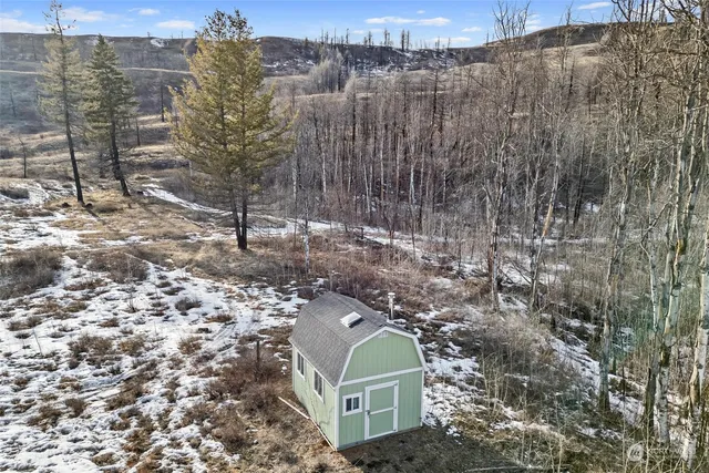 $59,900 | 38 Light Road, Oroville, WA 98844