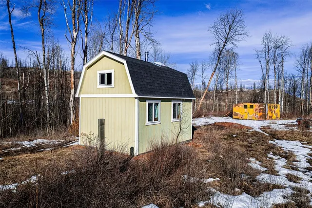 $59,900 | 38 Light Road, Oroville, WA 98844