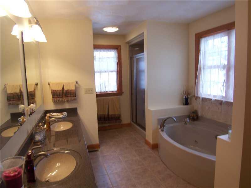 174 Goodview Drive Apollo, PA 15613 - Photo 15 of 23 Master Bath/Spa.