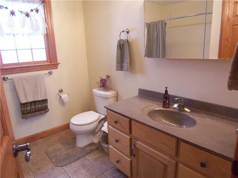 174 Goodview Drive Apollo, PA 15613 - Photo 18 of 23 Full Bath.