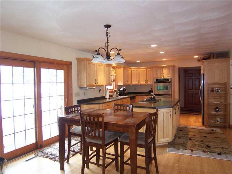 174 Goodview Drive Apollo, PA 15613 - Photo 5 of 23 Kitchen.