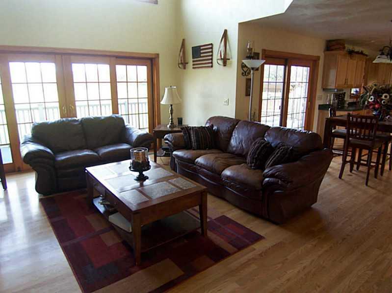174 Goodview Drive Apollo, PA 15613 - Photo 7 of 23 Family Room.