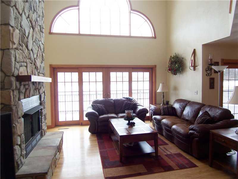 174 Goodview Drive Apollo, PA 15613 - Photo 9 of 23 Family Room.