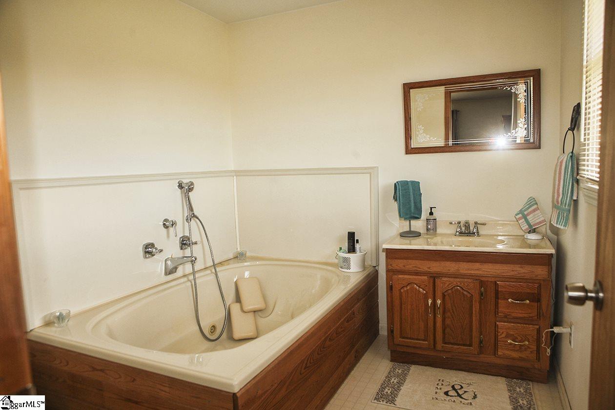 1810 Danenhower Road Pendleton, SC 29670 - Photo 17 of 36