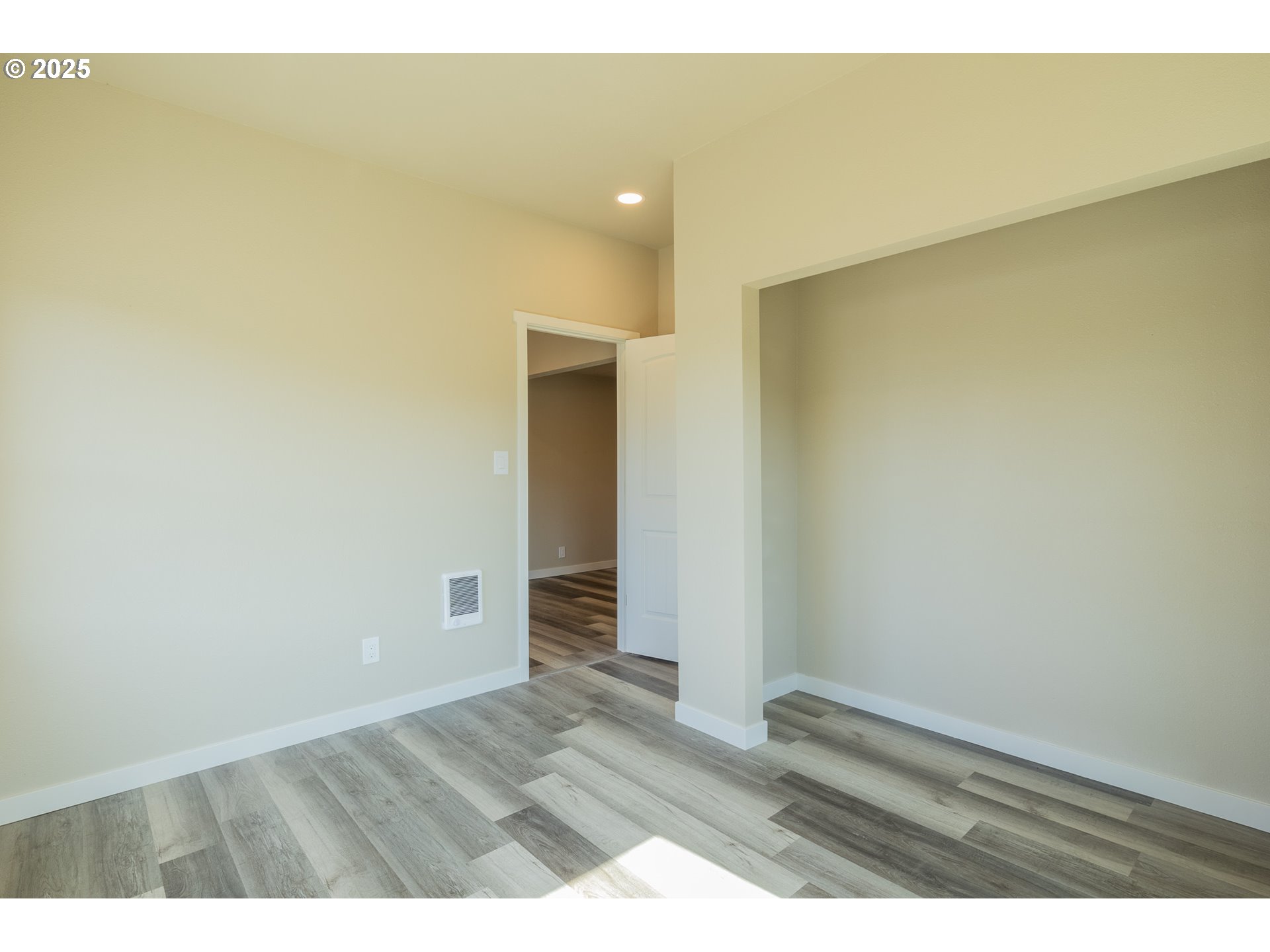 156 Cedar Street Yoncalla, OR 97499 - Photo 32 of 38 Bedroom