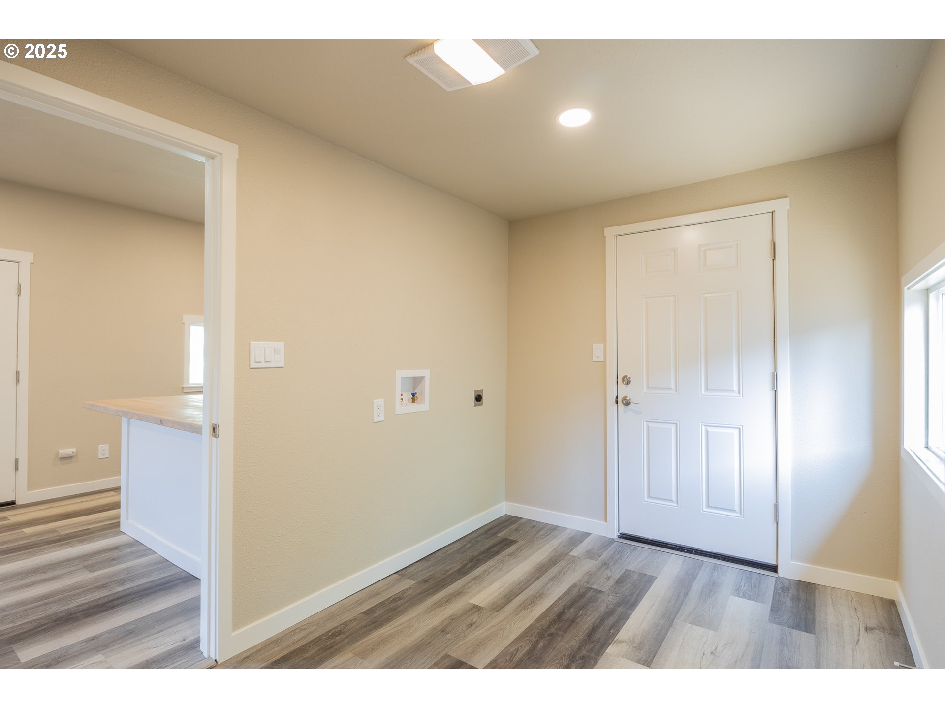 156 Cedar Street Yoncalla, OR 97499 - Photo 38 of 38 Laundry